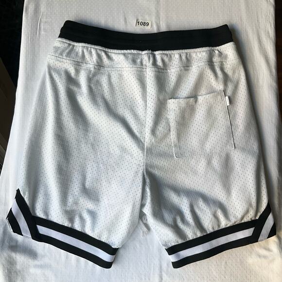 Iconic Men’s Sport Shorts size L, White, Yeevents Mesh Out Linning, Inside Liner - Picture 7 of 7